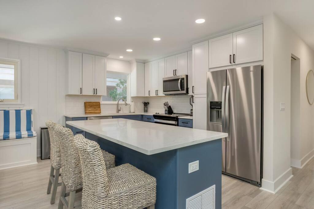 הילטון הד איילנד Luxury Beach House - 2Min Walk To Beach - Private Pool - Group & Dog Friendly מראה חיצוני תמונה