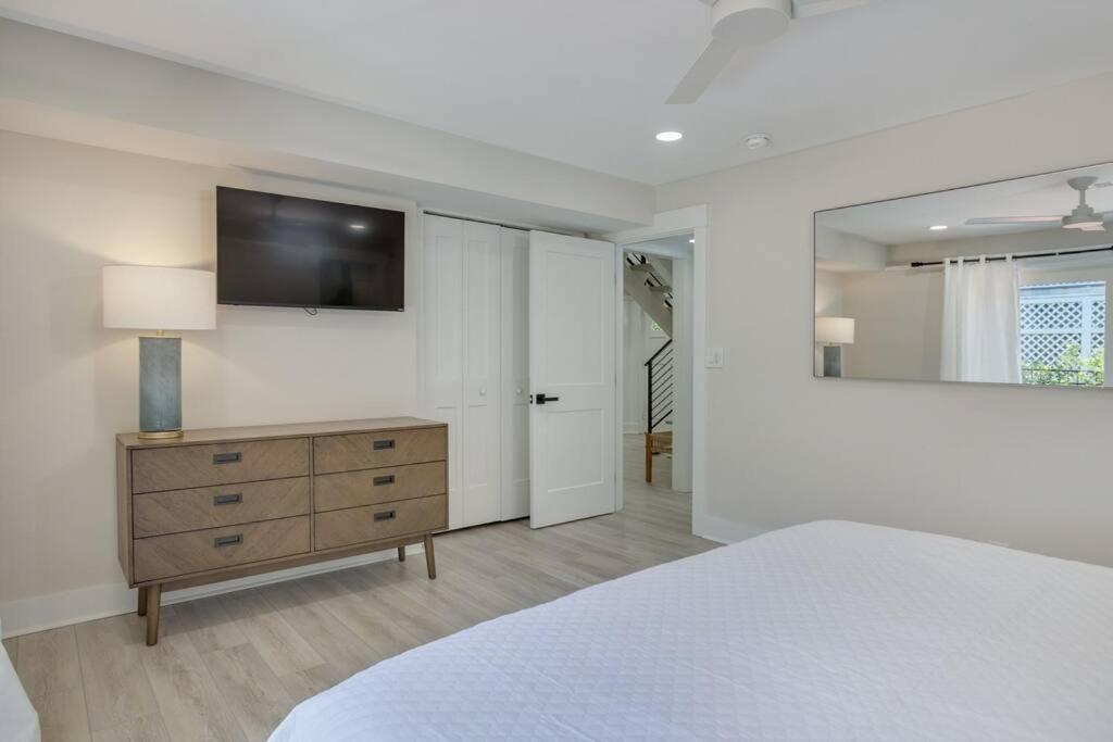 הילטון הד איילנד Luxury Beach House - 2Min Walk To Beach - Private Pool - Group & Dog Friendly מראה חיצוני תמונה