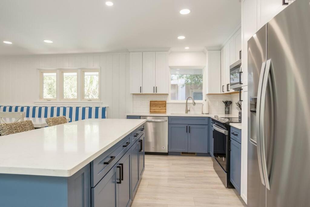 הילטון הד איילנד Luxury Beach House - 2Min Walk To Beach - Private Pool - Group & Dog Friendly מראה חיצוני תמונה